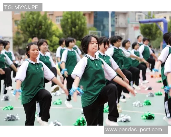 郑州业务足球队携手共进奋勇拼搏展现团队精神与竞技风采